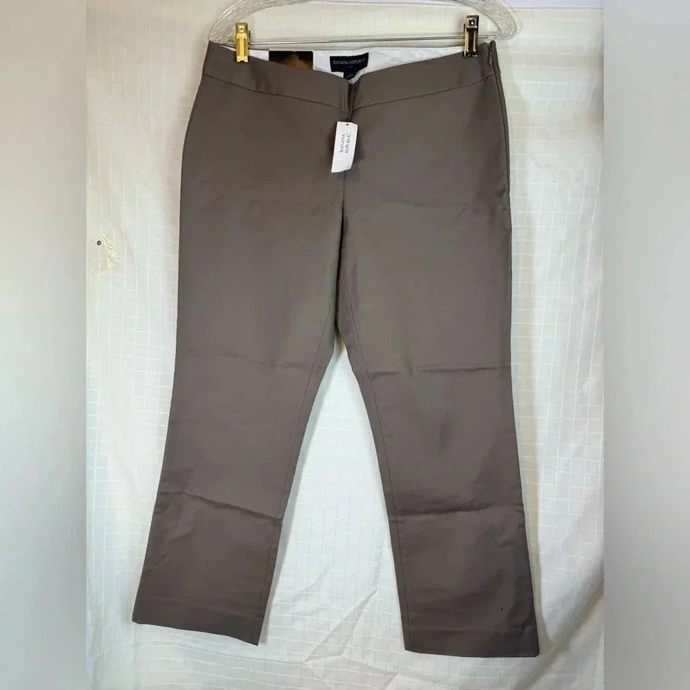 Women’s Banana Republic brown cropped dress pants NWT Size 6